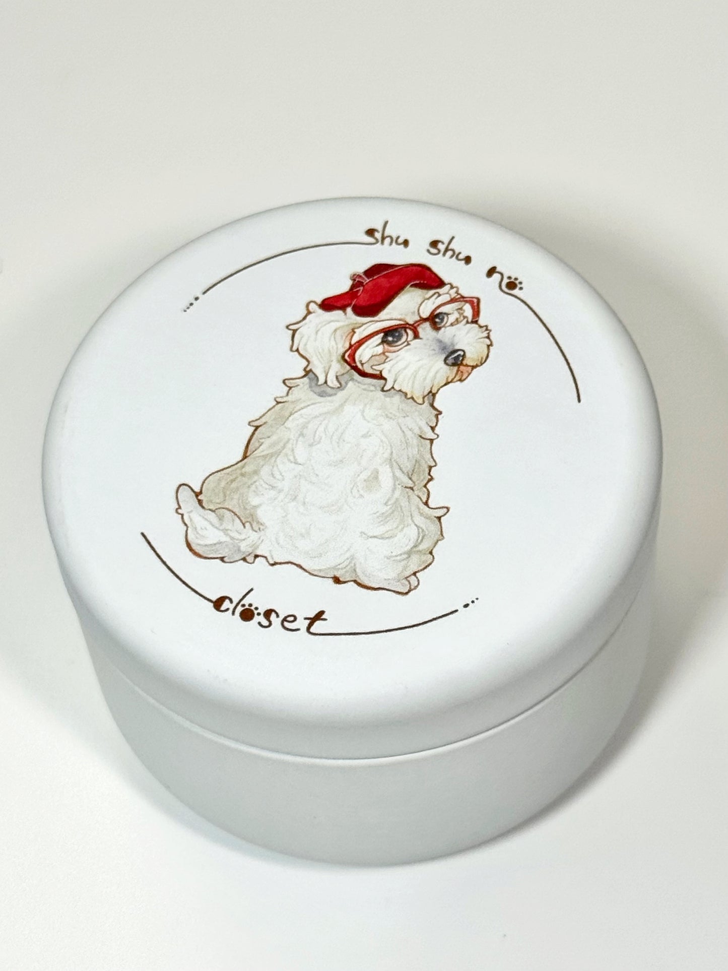 shushu no closet ロゴ おやつ缶