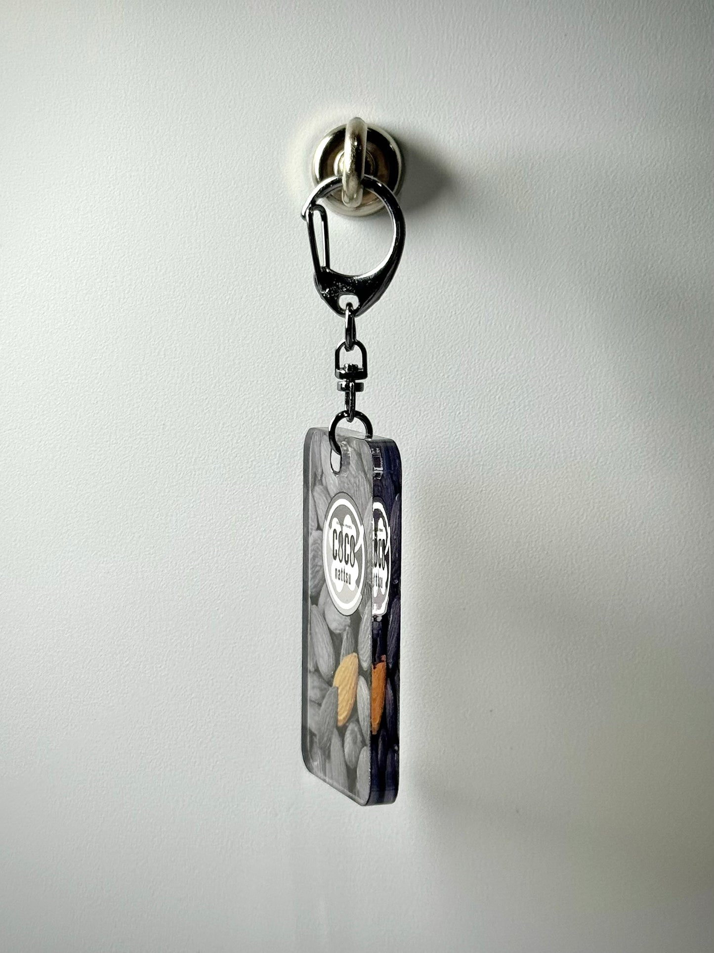 ナッツキーホルダー-アーモンド-シック