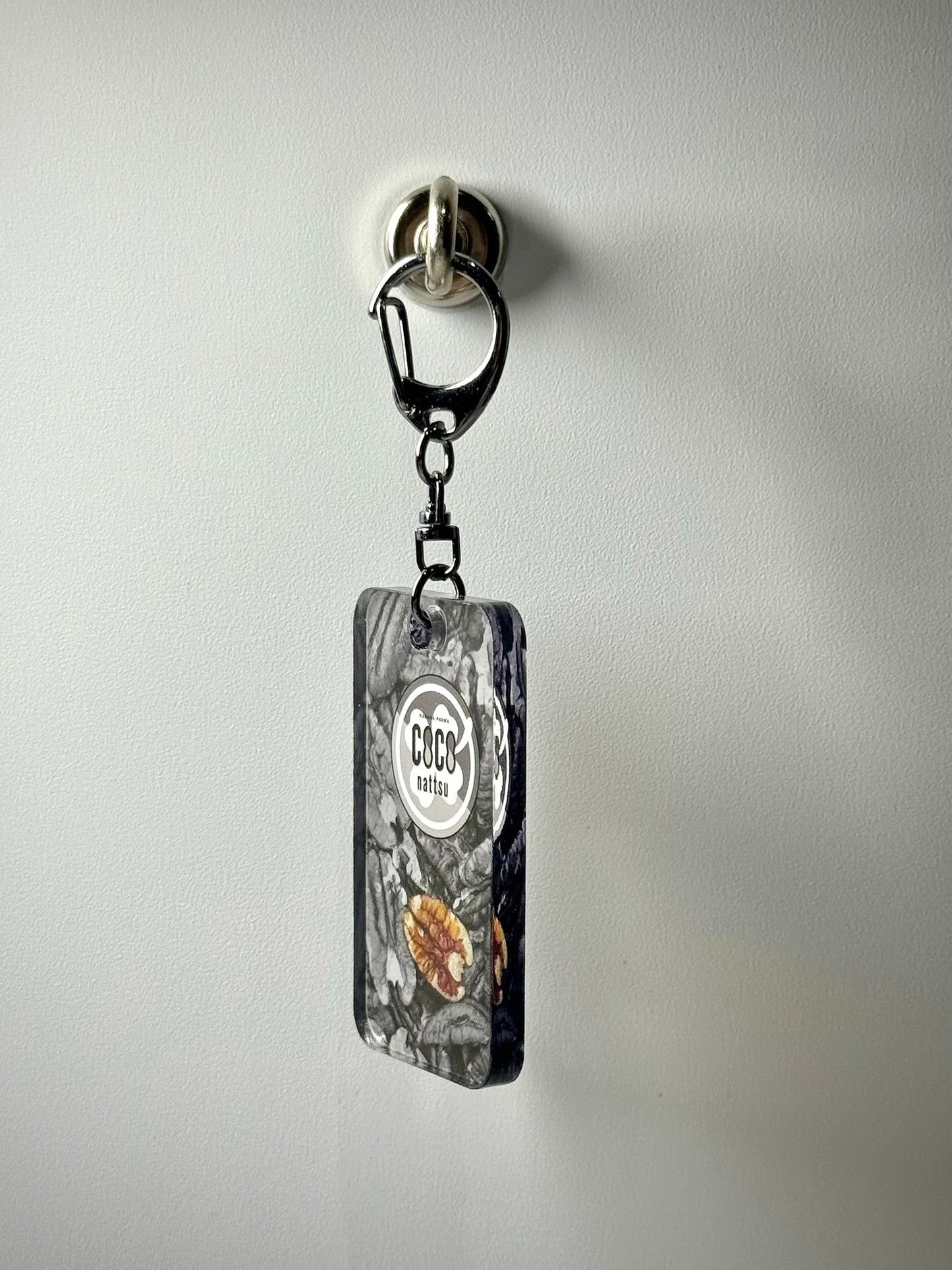 ナッツキーホルダー-ピーカンナッツ-シック